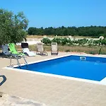 Family Friendly Apartments With A Swimming Pool Jadreski, Pula - 7292 * Pula
