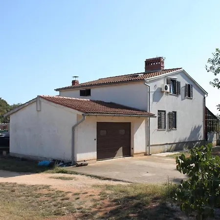 Family Friendly Apartments With A Swimming Pool Jadreski, Pula - 7292 Apartment